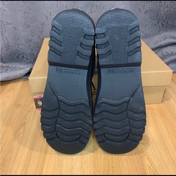 SPERRY GOSLING BLACK QUILTED DUCK BOOT - Picture 2 of 6